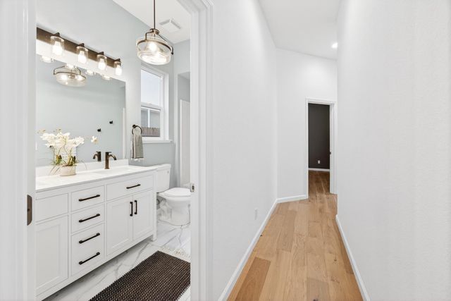 10300 Nick Way, Elk Grove, CA 95757