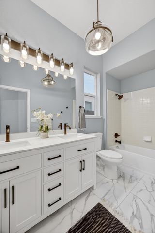 10300 Nick Way, Elk Grove, CA 95757