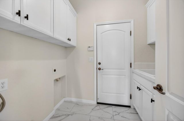 10300 Nick Way, Elk Grove, CA 95757