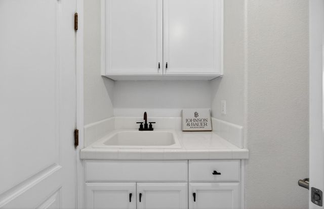 10300 Nick Way, Elk Grove, CA 95757