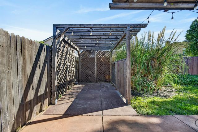 10300 Nick Way, Elk Grove, CA 95757