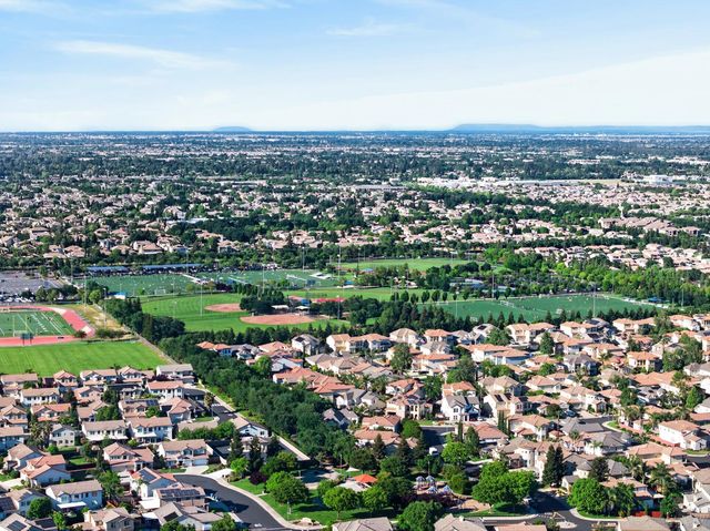 10300 Nick Way, Elk Grove, CA 95757