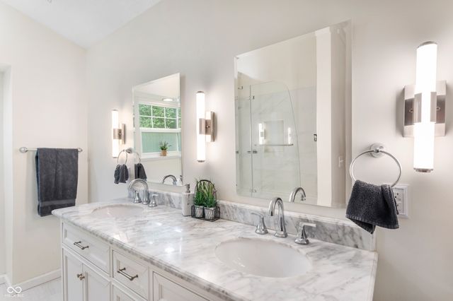 3572 Laureate Court N, Indianapolis, IN 46214