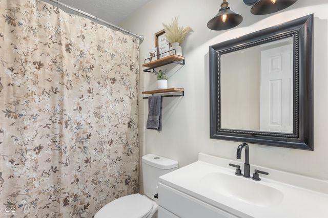 3572 Laureate Court N, Indianapolis, IN 46214