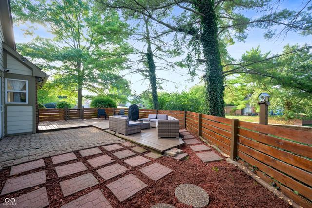 3572 Laureate Court N, Indianapolis, IN 46214