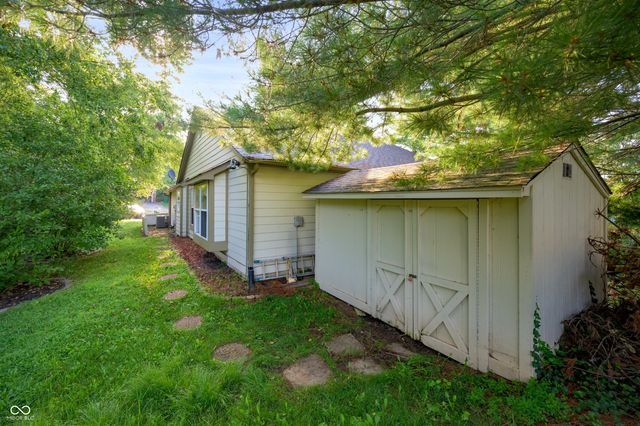 3572 Laureate Court N, Indianapolis, IN 46214