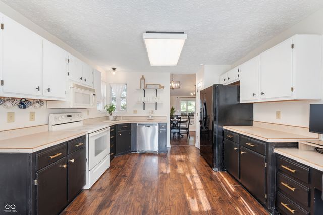 3572 Laureate Court N, Indianapolis, IN 46214