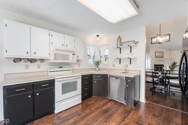 3572 Laureate Court N, Indianapolis, IN 46214
