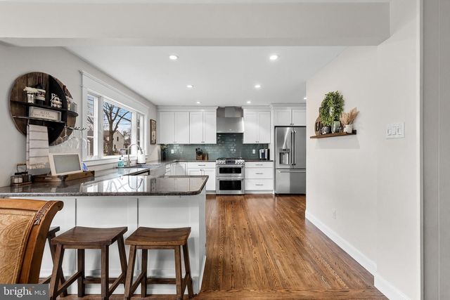 116 FOX CHASE LN, Cherry Hill, NJ 08034