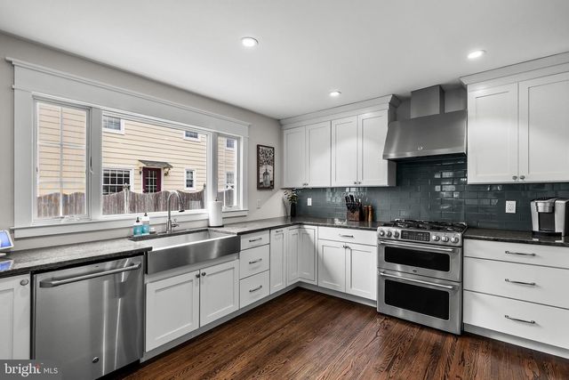 116 FOX CHASE LN, Cherry Hill, NJ 08034