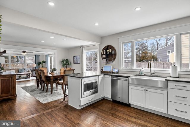 116 FOX CHASE LN, Cherry Hill, NJ 08034