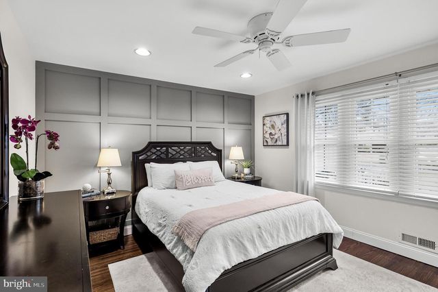 116 FOX CHASE LN, Cherry Hill, NJ 08034