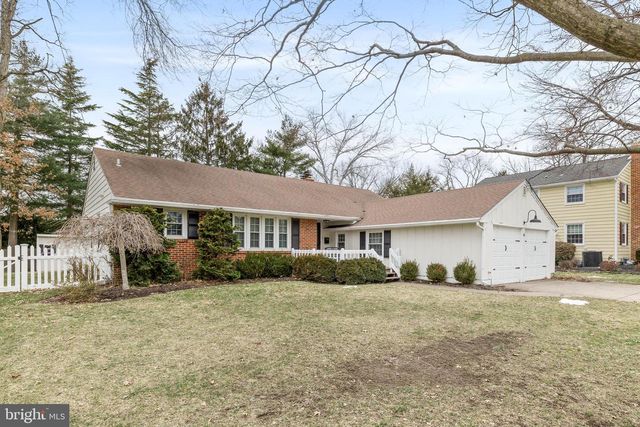 116 FOX CHASE LN, Cherry Hill, NJ 08034