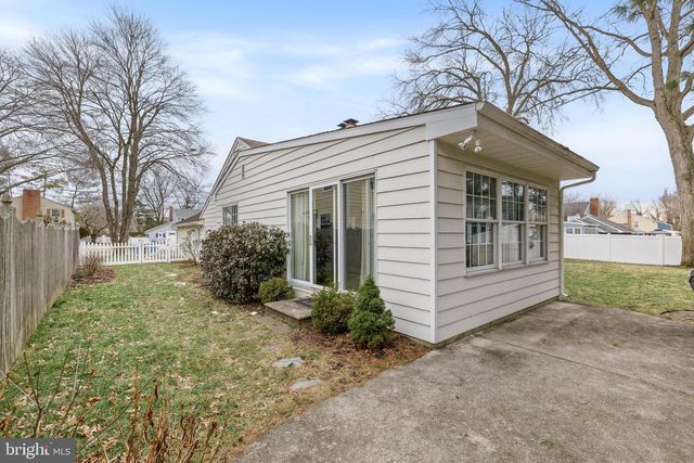 116 FOX CHASE LN, Cherry Hill, NJ 08034