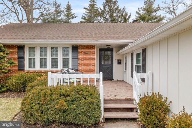 116 FOX CHASE LN, Cherry Hill, NJ 08034