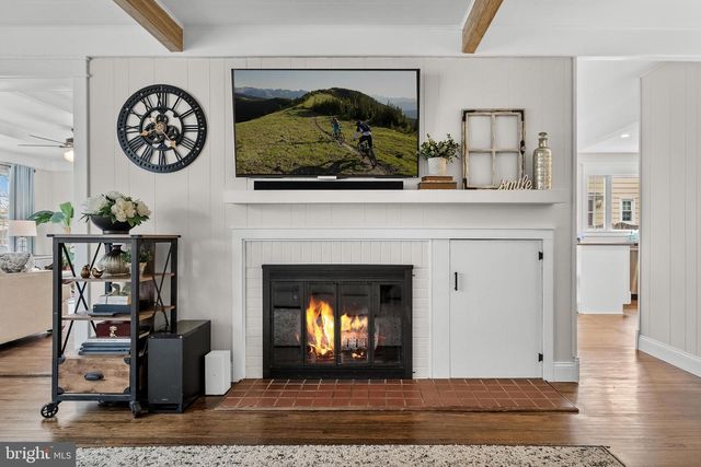 116 FOX CHASE LN, Cherry Hill, NJ 08034