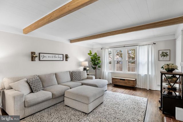 116 FOX CHASE LN, Cherry Hill, NJ 08034