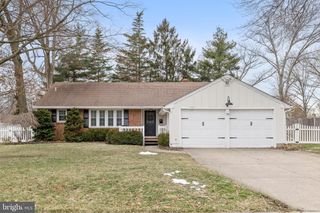 116 FOX CHASE LN, Cherry Hill, NJ 08034