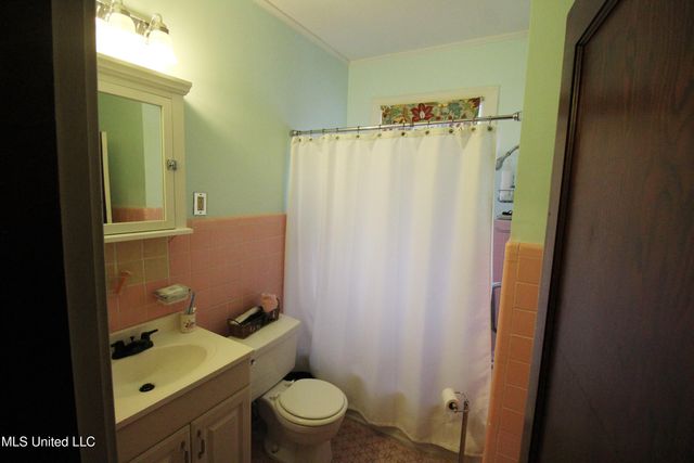 865 Fairfield Ave, Grenada, MS 38901