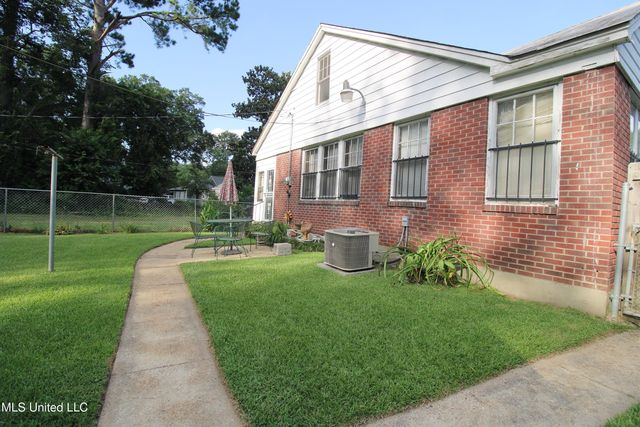 865 Fairfield Ave, Grenada, MS 38901