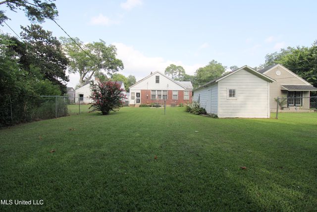 865 Fairfield Ave, Grenada, MS 38901