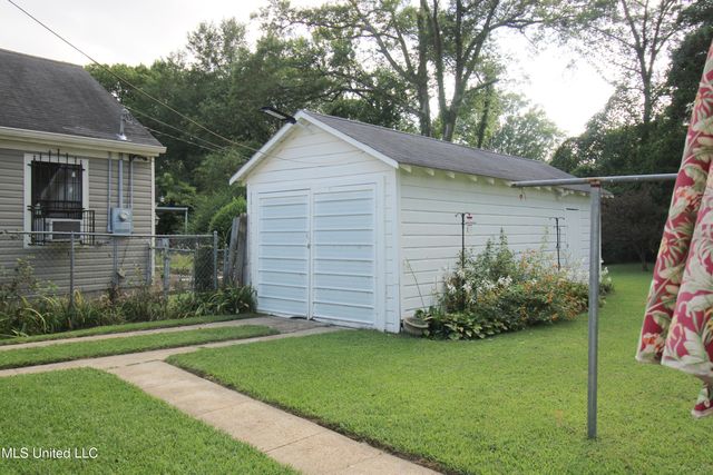 865 Fairfield Ave, Grenada, MS 38901