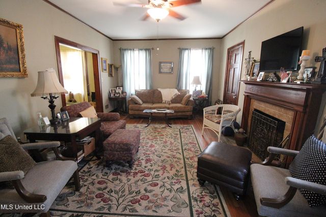 865 Fairfield Ave, Grenada, MS 38901