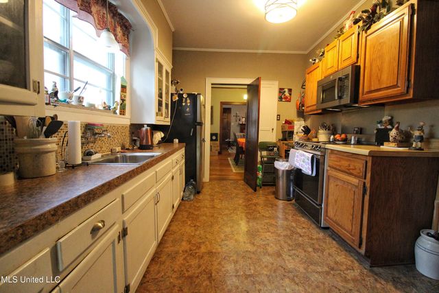 865 Fairfield Ave, Grenada, MS 38901