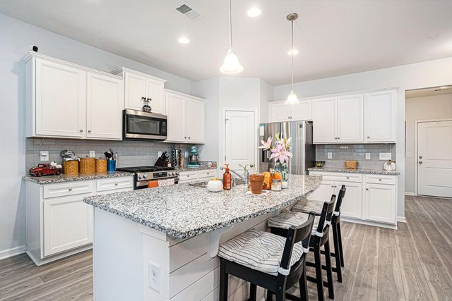 593 Heritage Downs Dr., Conway, SC 29526