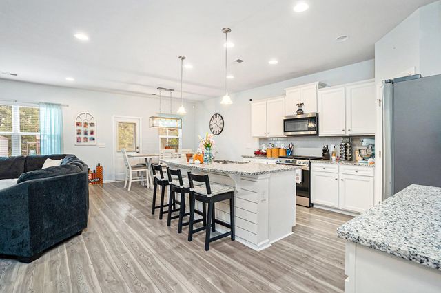 593 Heritage Downs Dr., Conway, SC 29526