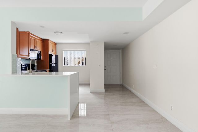 12069 ROYAL PALM Boulevard 3I, Coral Springs, FL 33065