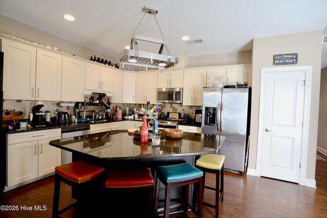 195 Pinebranch Court, Southern Pines, NC 28387