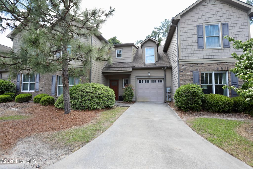 195 Pinebranch Court, Southern Pines, NC 28387