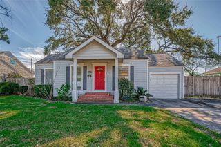 235 W 30th Street, Houston, TX 77018