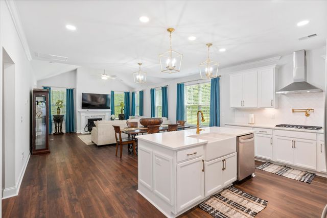 428 Eagleview Drive, Moncks Corner, SC 29461