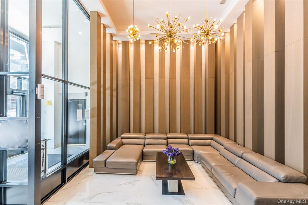 2717 42nd Road 7E, Long Island City, NY 11101