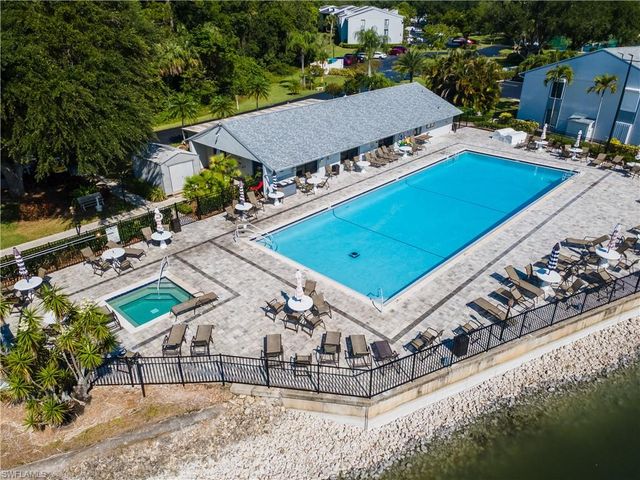 4641 Lakeside Club BLVD 13, Fort Myers, FL 33905