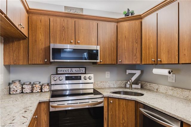 4641 Lakeside Club BLVD 13, Fort Myers, FL 33905