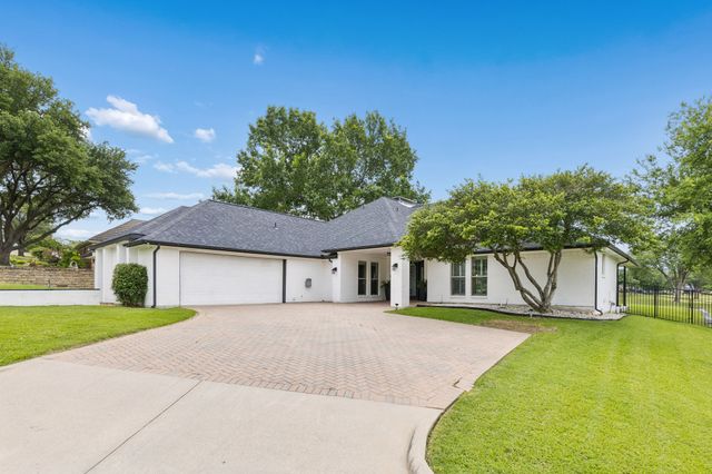 301 Hill Lane, Trophy Club, TX 76262