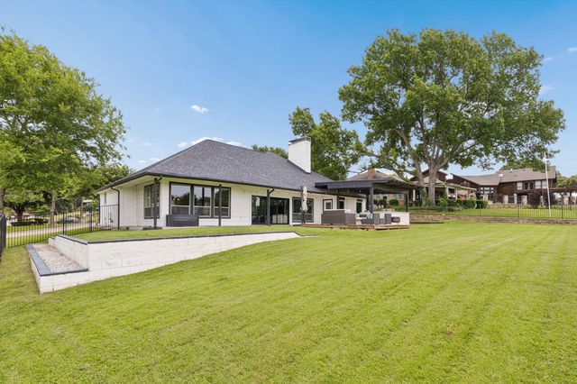 301 Hill Lane, Trophy Club, TX 76262