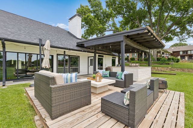 301 Hill Lane, Trophy Club, TX 76262