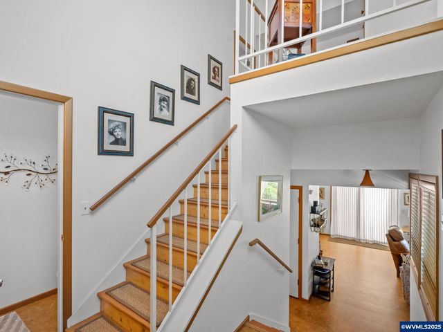 598 Salem Heights Av S, Salem, OR 97302