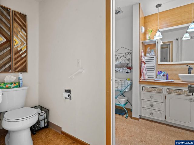 598 Salem Heights Av S, Salem, OR 97302