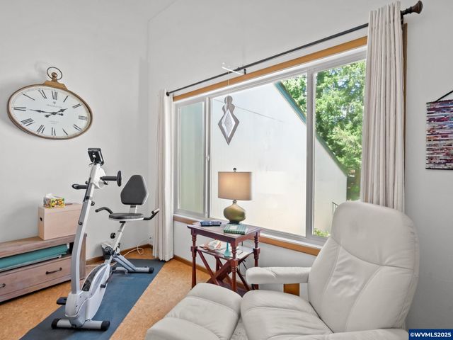 598 Salem Heights Av S, Salem, OR 97302