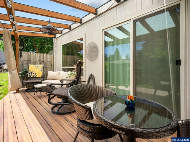 598 Salem Heights Av S, Salem, OR 97302