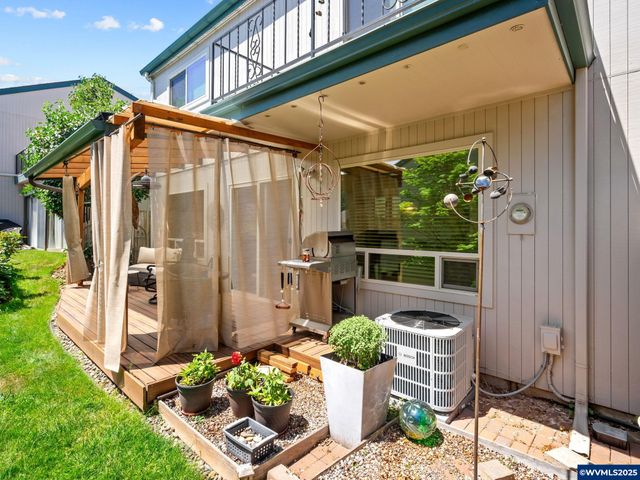 598 Salem Heights Av S, Salem, OR 97302