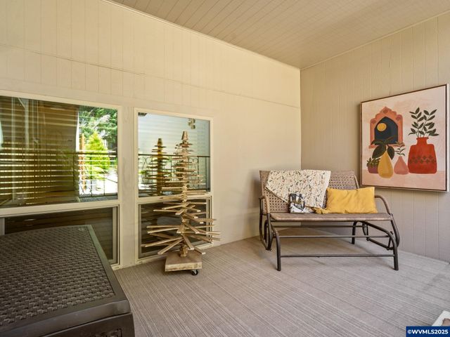 598 Salem Heights Av S, Salem, OR 97302