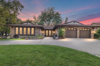 320 Natwick Lane, Schaumburg, IL 60193