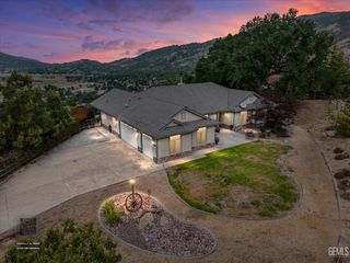 27021 Barkes Way, Tehachapi, CA 93561