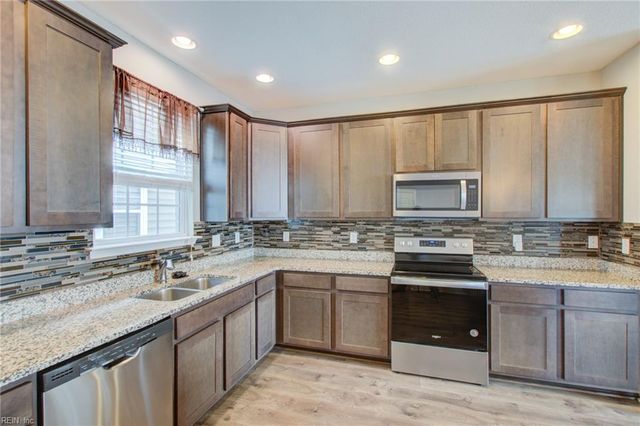2922 Greenwood DR, Portsmouth, VA 23701
